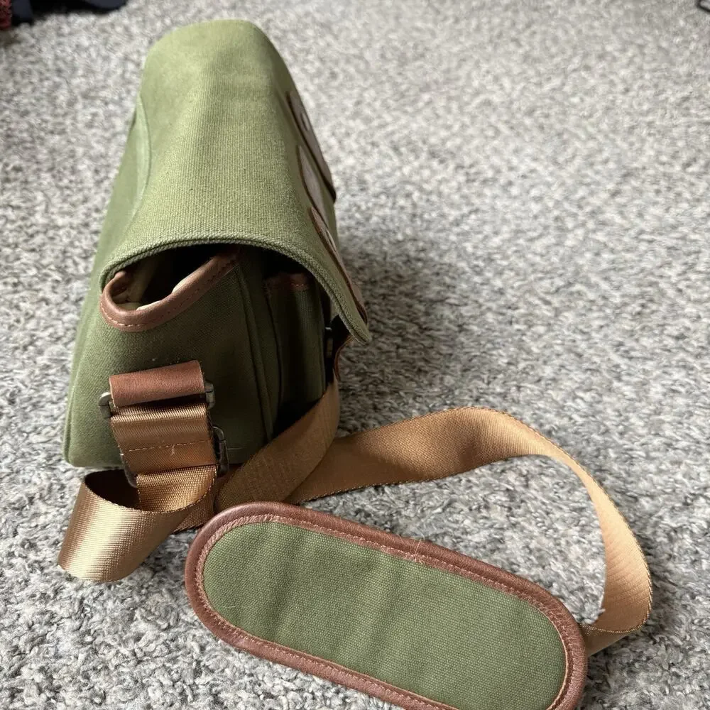 MegaGear Sequoia Canvas Leather Camera Bag Green Brown Excellent